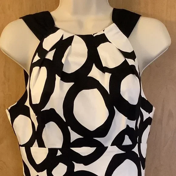 EUC London Times Black & White Sleeveless Dress Size: 6 - Picture 1 of 6